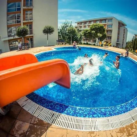 Crown Seaside Apartment *